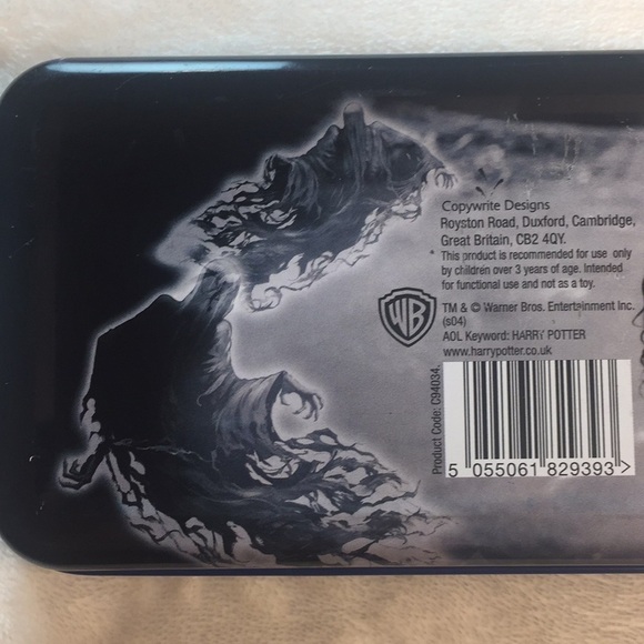 HARRY POTTER TIN BOX VINTAGE USED 7 1/2"L x 3 1/2 ' x 15/16" - Picture 5 of 15